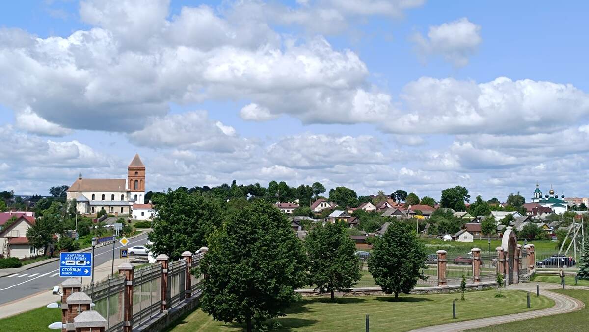 Мир (вид со смотровой площадки у Мирского замка)/ФОТО автора