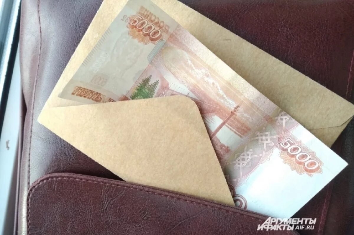    Получившую подкуп 1, 4 млн рублей работницу предприятия осудили в Ижевске