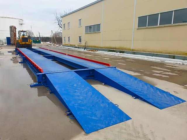 На фото: Стационарные автомобильные весы ВСА-Р