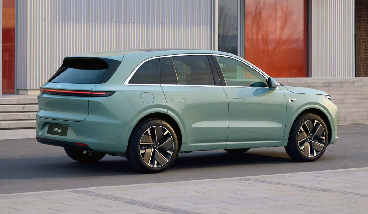 Рестайлинговый Лисян Л6 2025 года