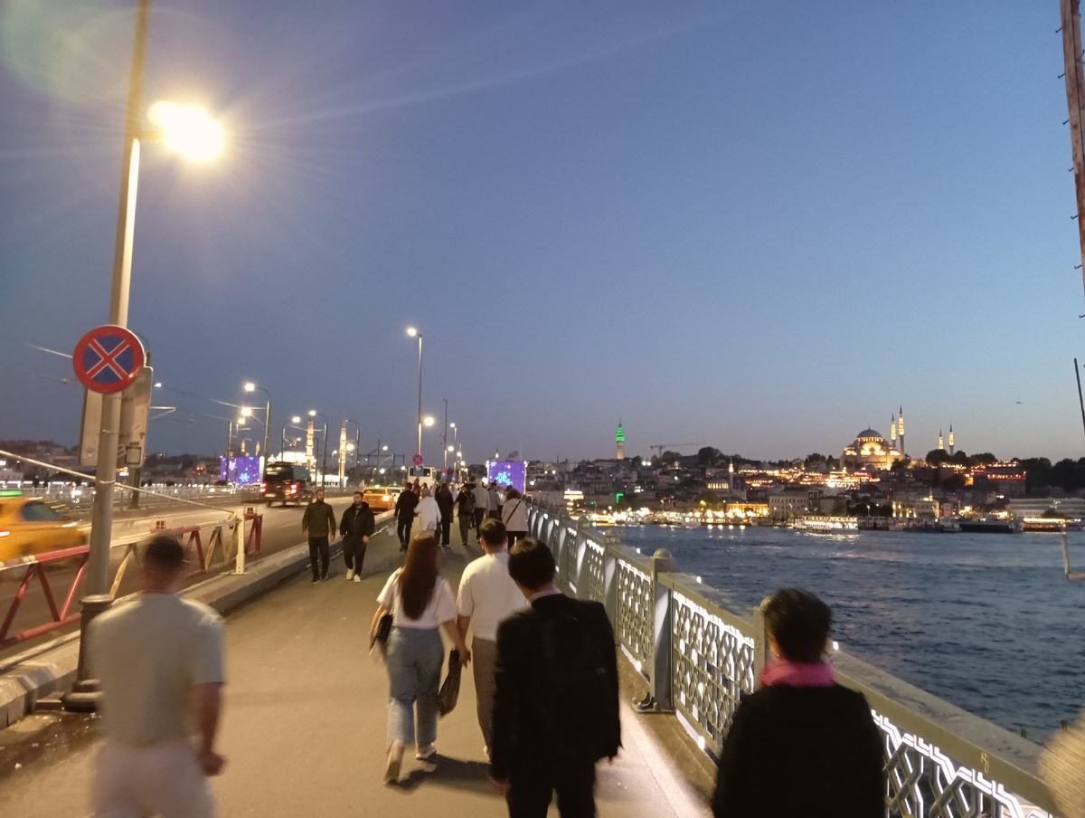 На Галатском мосту