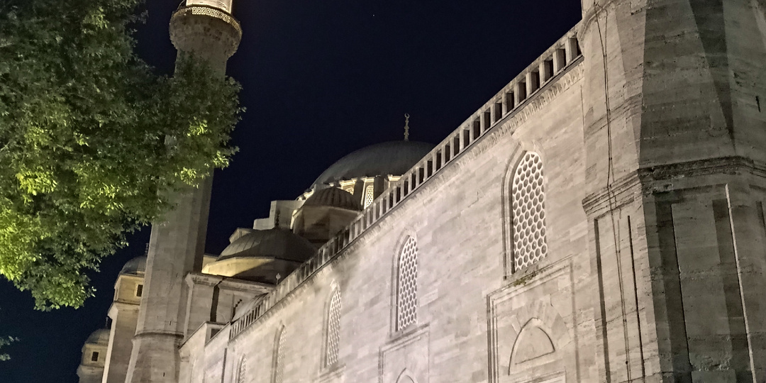 Турция, Стамбул. Под куполом Сулеймание