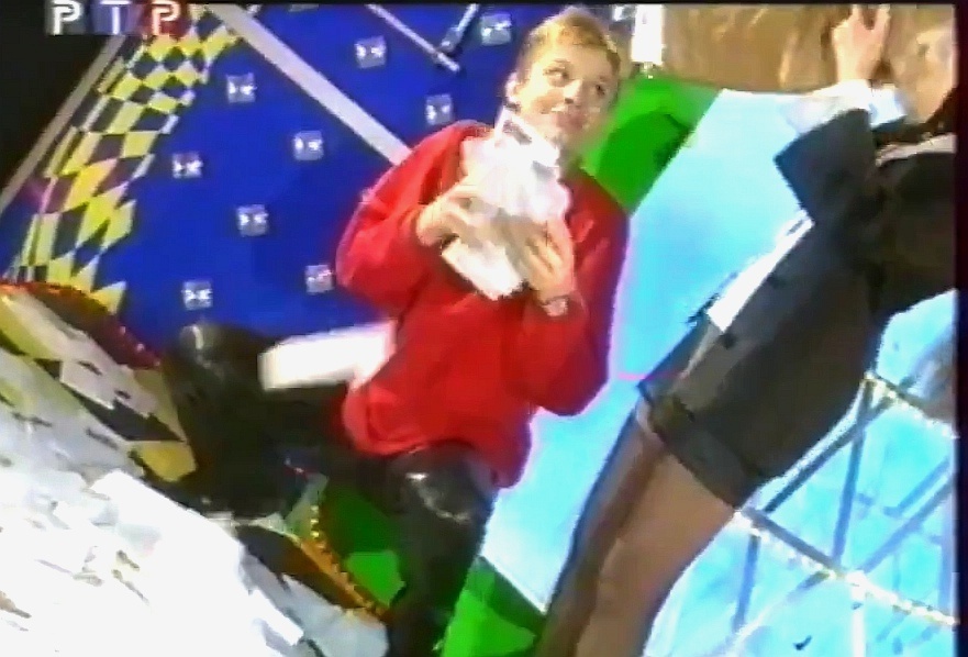 Кадр из видео выпуска программы "Башня" от 3 января 1999 года. Источник: "ВКонтакте". 