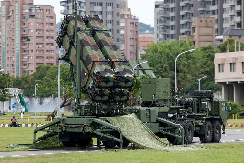    В пакет помощи Украине могут войти ракеты для ЗРК Patriot и наступательные ракеты средней дальности. REUTERS