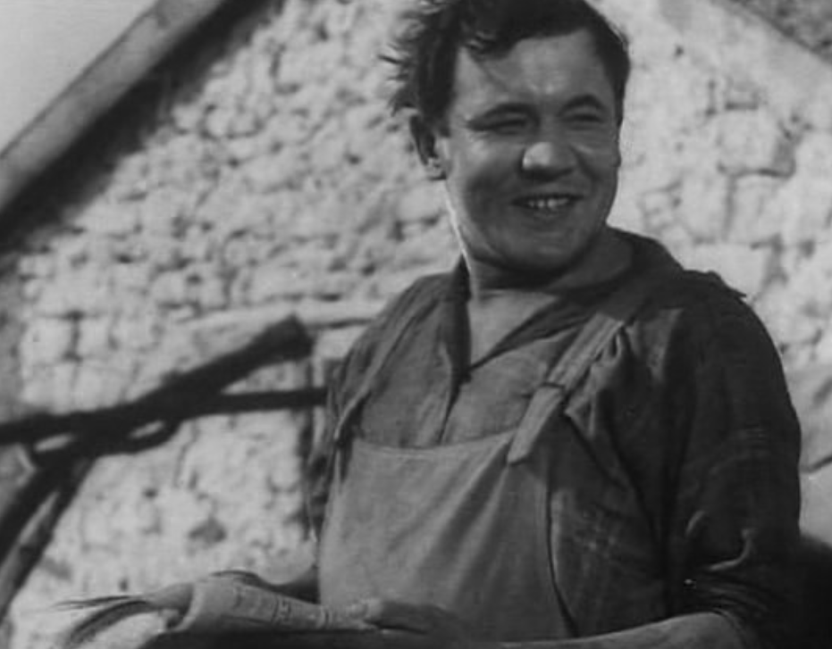 Борис Андреев в фильме "Трактористы"