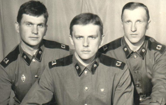 Алексей в армии, с сослуживцами