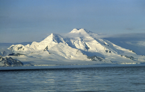    Антарктида  Wolfgang Kaehler/LightRocket via Getty Images