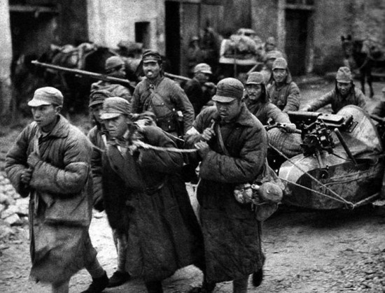 Китайские пленные как тягловая сила японцев