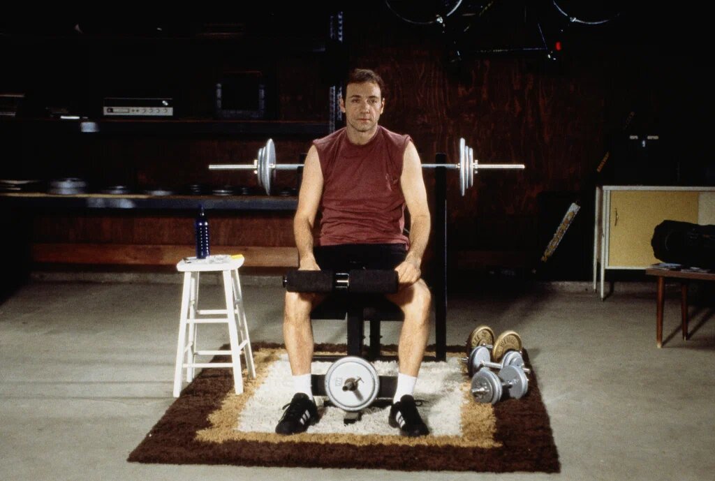 Лестер (Кевин Спейси) и его "не просто мужской кризис"