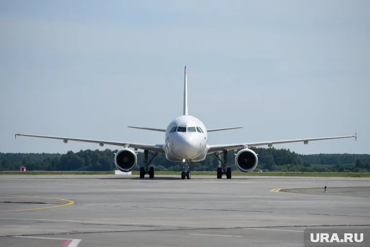  С 2022 года небо над Украиной закрыто из-за боевых действий, пролет гражданских судов запрещен
Фото: Эдуард Корниенко © URA.RU