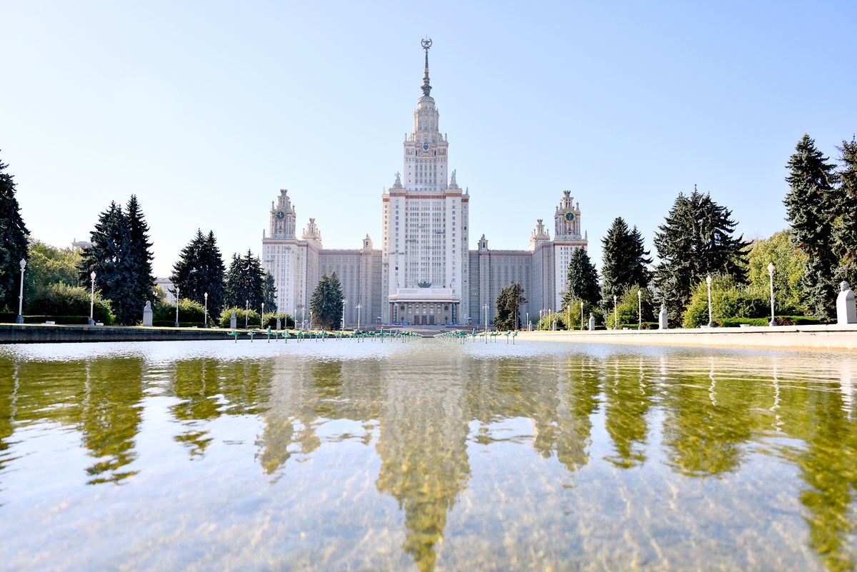    Больше всего бюджетных мест в МГУ на физическом, механико-математическом, юридическом факультетах и вычислительной математики и кибернетики (ВМК). / Фото: Кристина Кормилицына/ РИА Новости