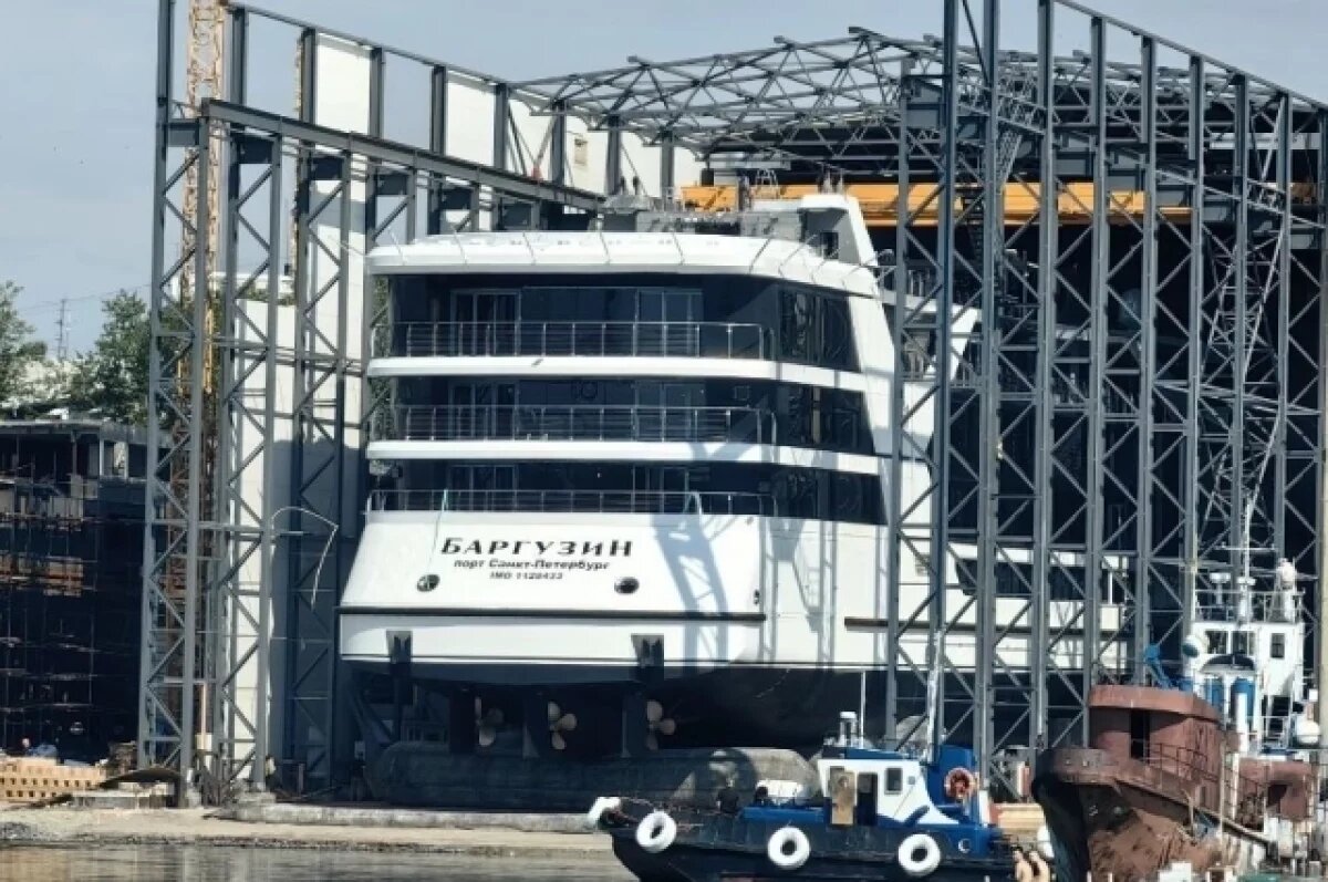    Первый лайнер для круизов по Байкалу спустили на воду в Иркутске