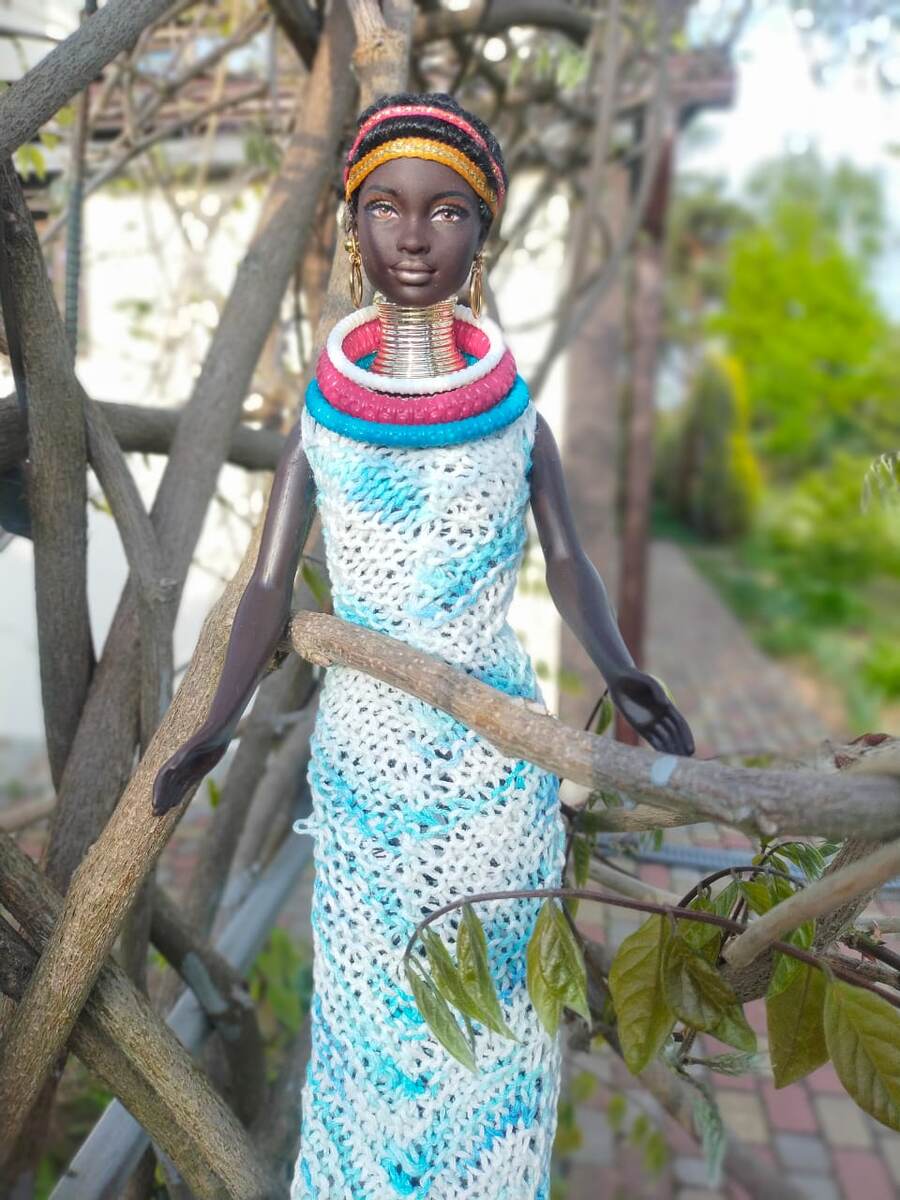 Принцесса Южной Африки в платье, специально изготовленном для неё. Фото автора.