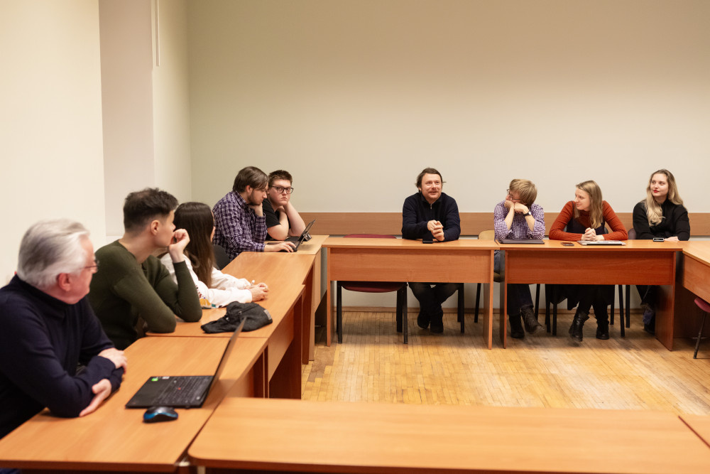 Кирилл Истомин на семинаре, посвященном обсуждению итогов проекта «Земля храбрых...», 13 декабря 2024