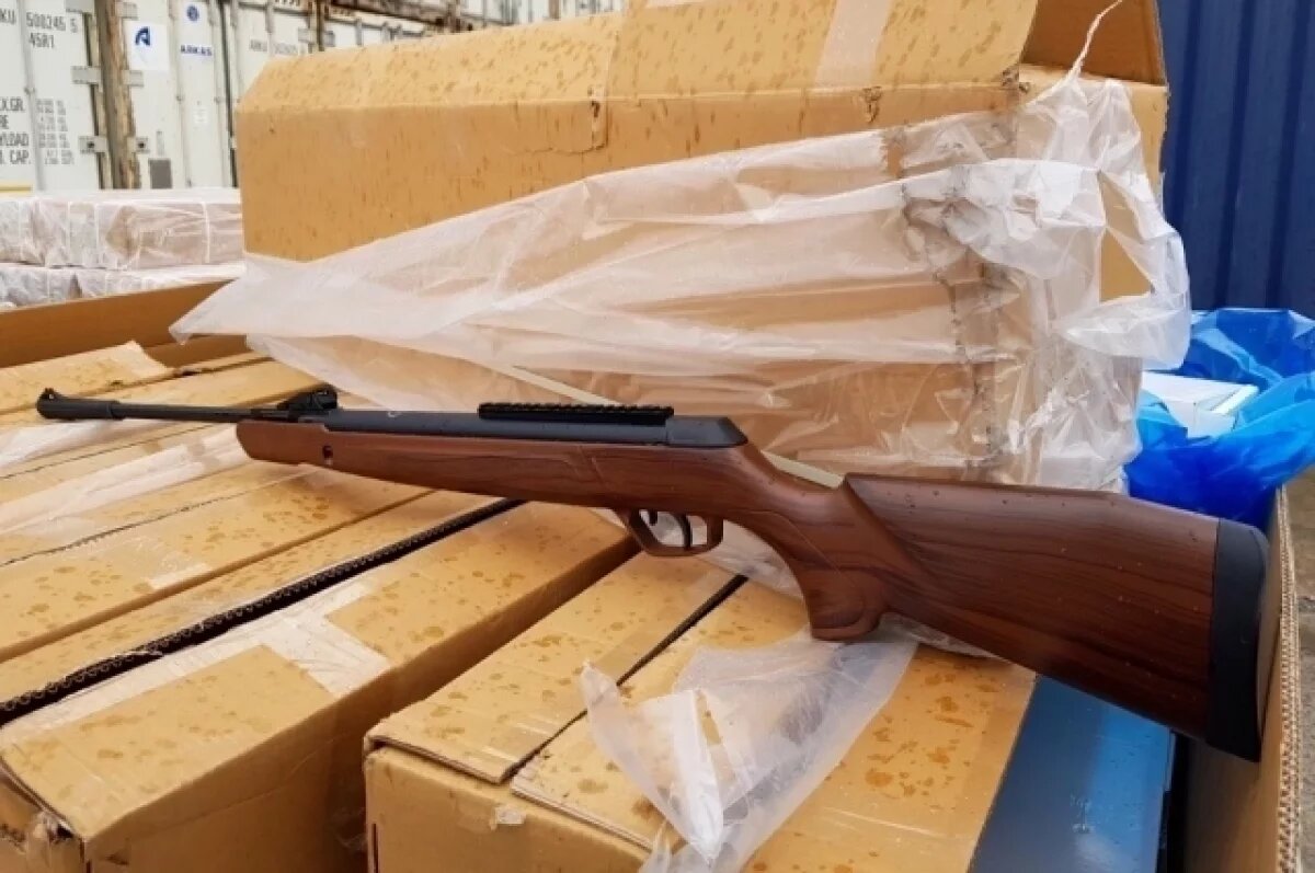    На таможне в Новороссийске пресекли ввоз 1,3 тысячи винтовок из Турции