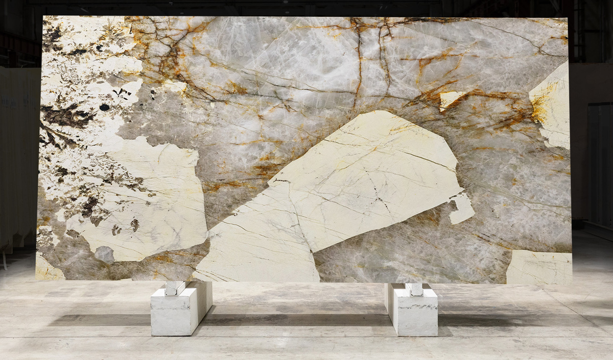 Кварцевый агломерат Patagonia Extra EQJQ 077


