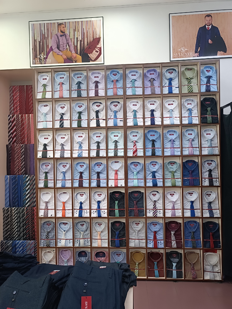 Фото с рабочего места, немного нарушили порядок к концу дня. Ради фото не полезу поправлять.