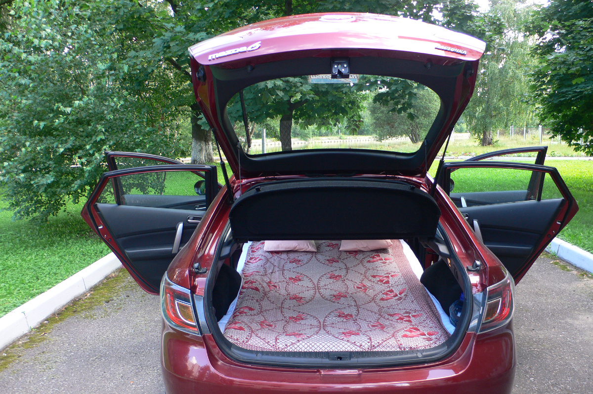 Постель в машине