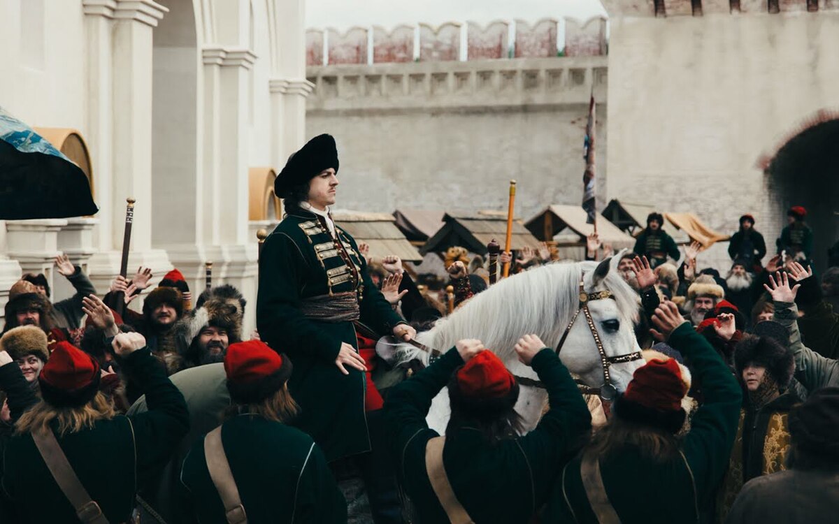 Для Константина Плотникова роль Петра Великого — первая историческая роль в карьере