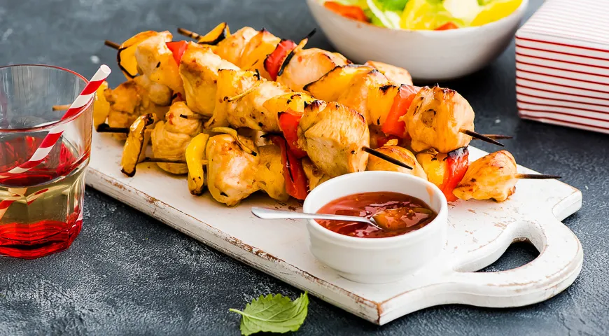 Куриные шашлычки с ананасом: сочный и ароматный рецепт