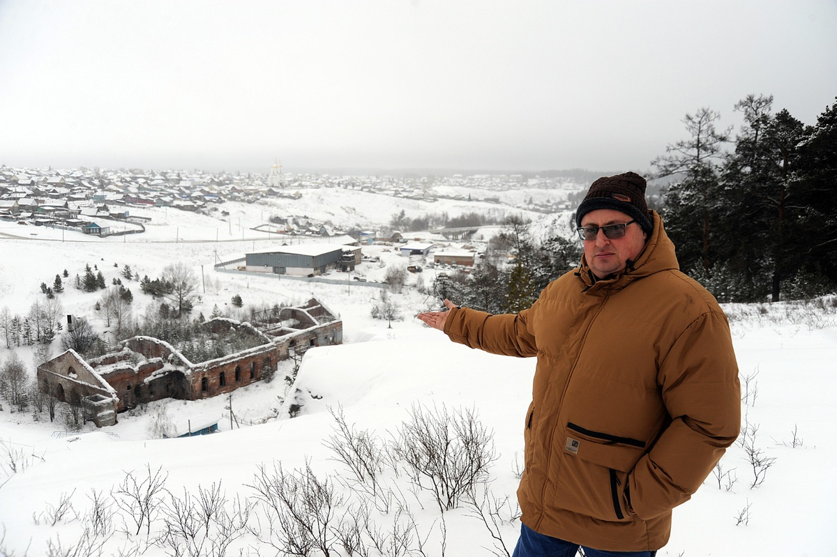 Житель Зилаира Сергей Варганов просит спасти медеплавильный завод как памятник башкирской промышленности. Фото: Ринат РАЗАПОВ