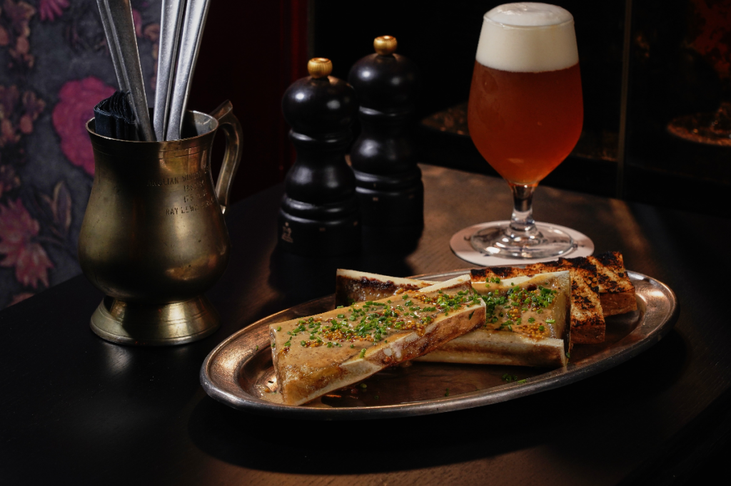 Пиво и блюда в Harry Not Original Pub