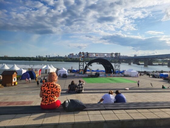    В этом году фестиваль вновь проходит на Михайловской набережной. Фото автора