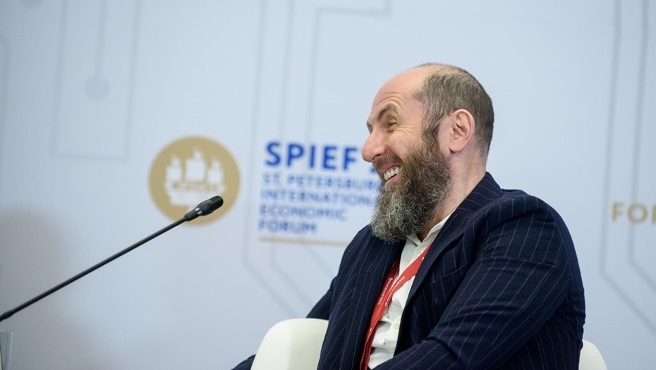    Работа ПМЭФ 2021. Художественный руководитель Михайловского театра и Новосибирского театра оперы и балета Владимир Кехман. Автор фото: Ермохин Сергей