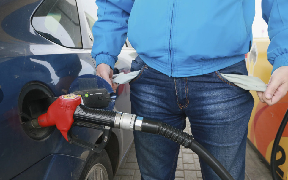 Запрет на экспорт бензина в России 2025: причины, сроки и последствия