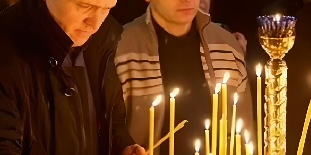 Почему в храме мужчин пропускают вперед?