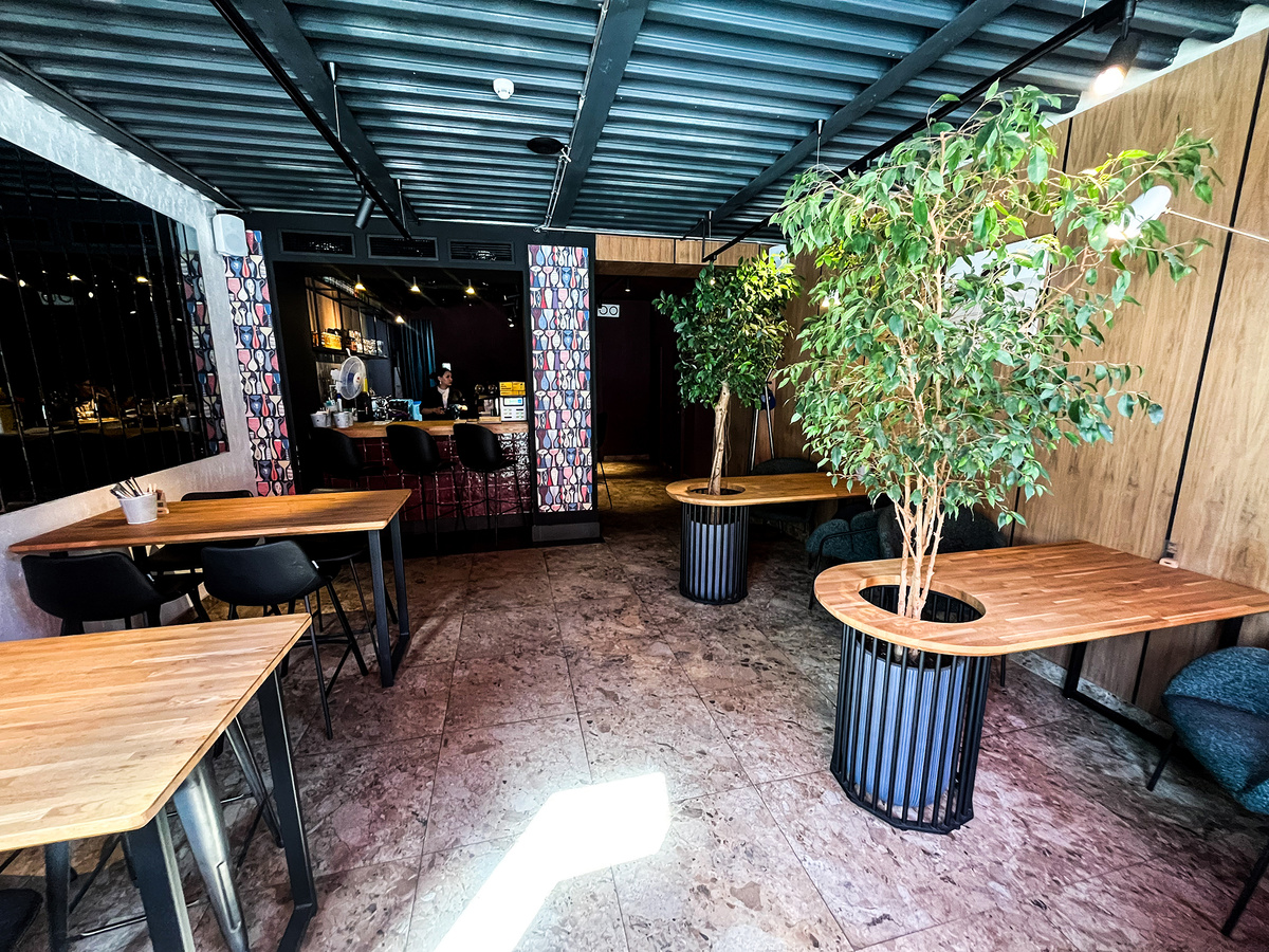 Интерьер первого этажа →