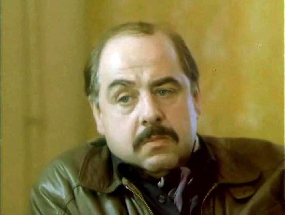  В молодости, кадр из фильма «Зимняя вишня 2», 1990 год
 