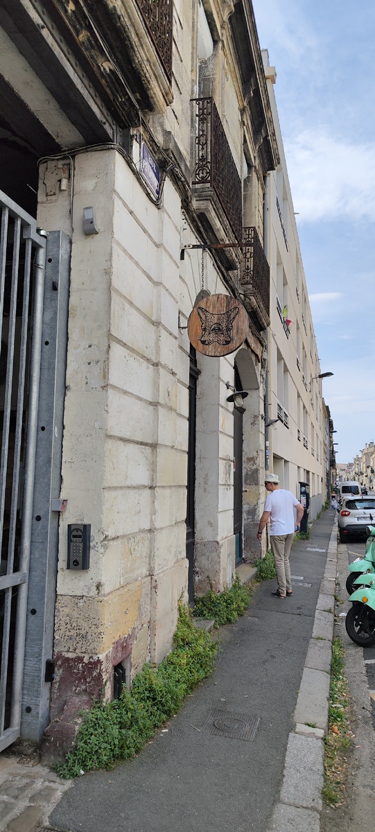 Вывеска ресторана 