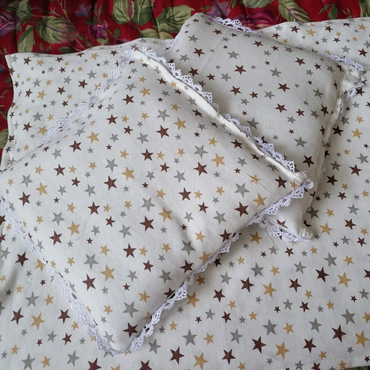 Кружевные подушки. Ссылка: https://vk.com/club26950457