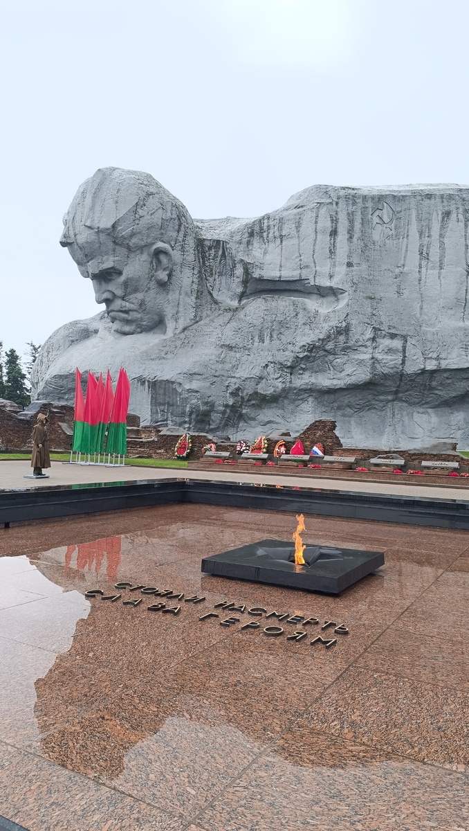 Монумент «Мужество»/ФОТО автора