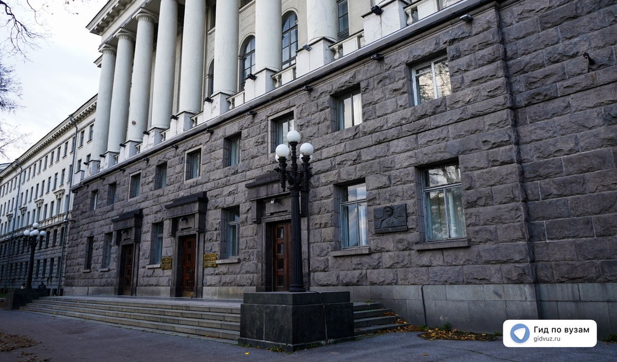 ВУНЦ ВМФ «Военно-морская академия». СМИ «Гид по вузам».