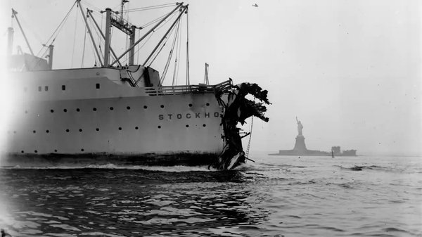    Шведский корабль смерти отправили на металлолом