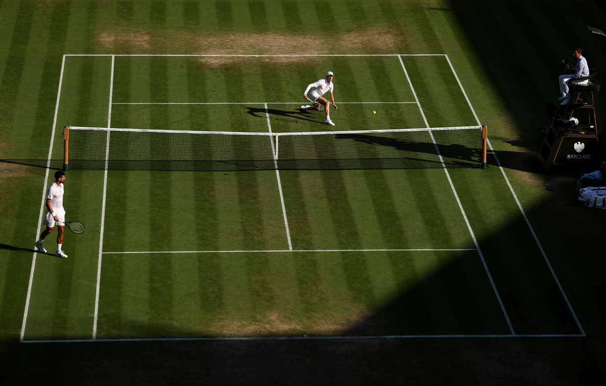    Новак Джокович и Янник Синнер  Dan Istitene/Getty Images