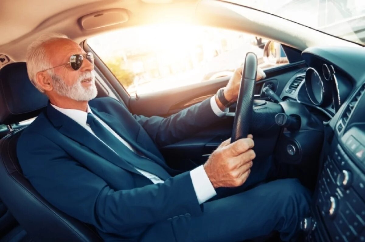    В России предложили пересмотреть допуск людей старше 60 лет к вождению