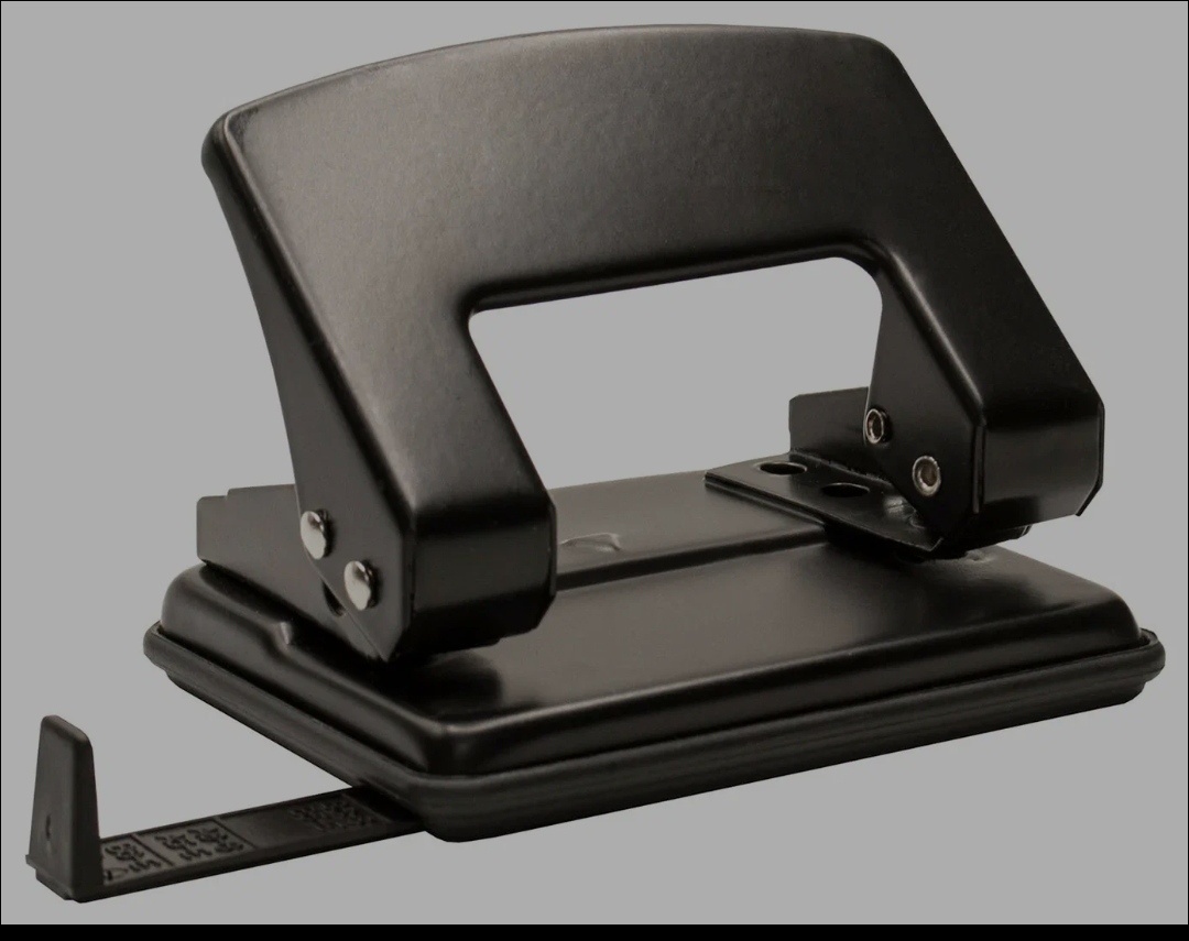 Тот самый дырокол. Фото из интернета.