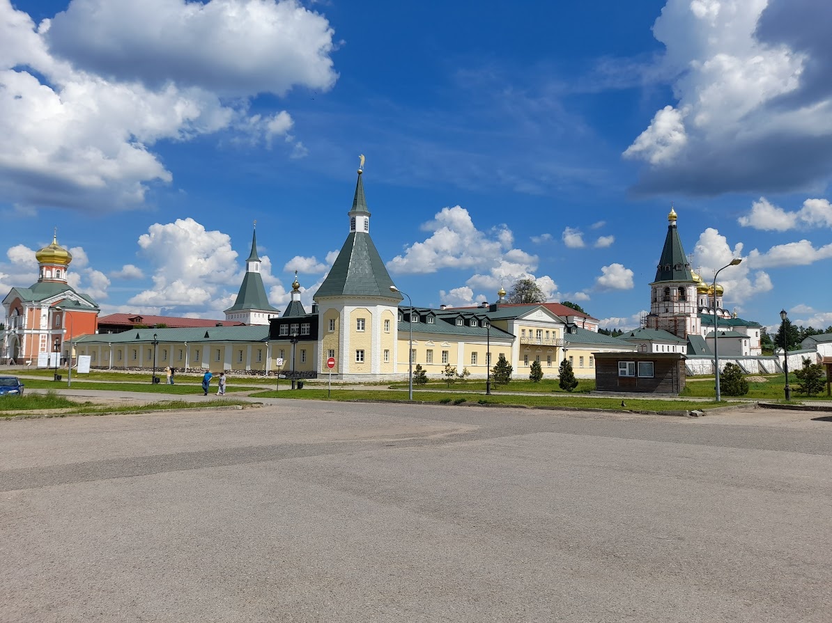 Листайте галерею