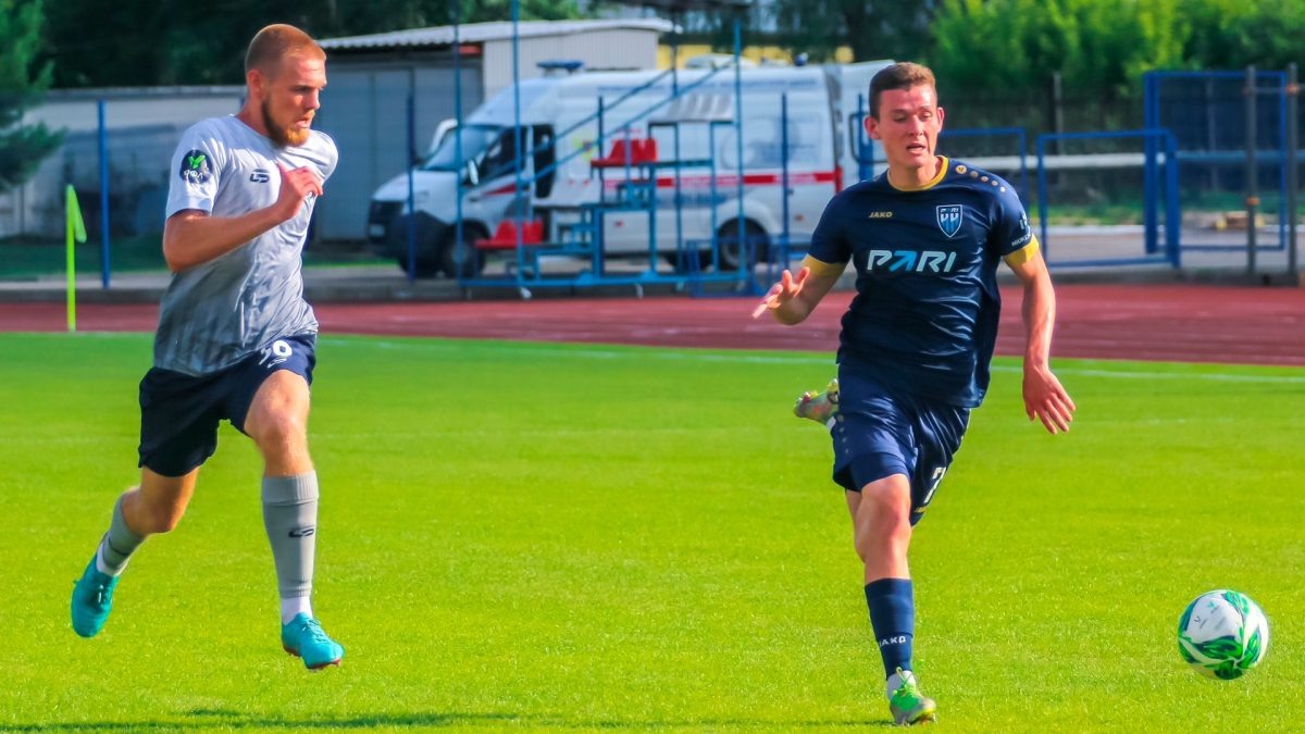    В 35-градусную жару трудно было ждать от команд феерического футбола