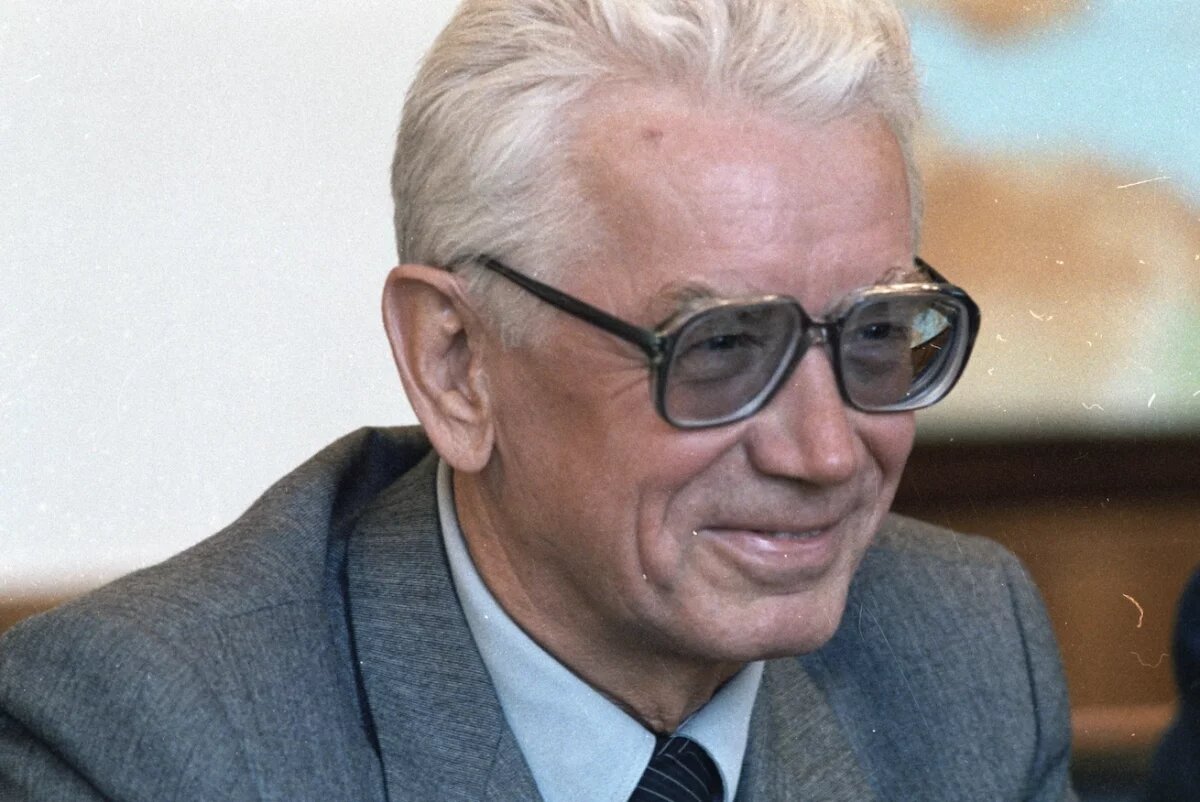    Скончался старейший из членов Политбюро ЦК КПСС Вадим Медведев