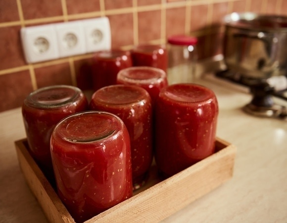 Зачем банки с заготовками переворачивают и укутывают? Да, от этого многое зависит