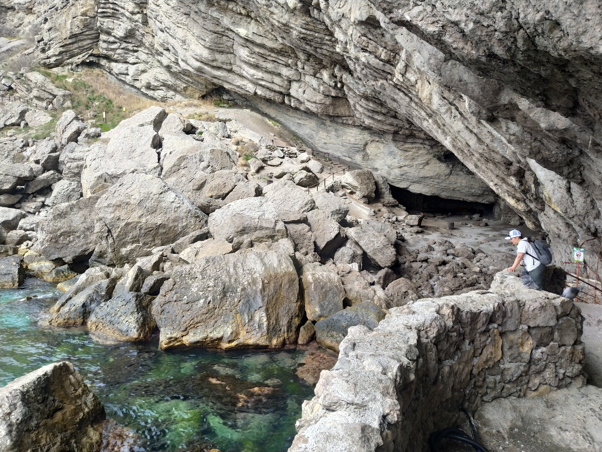 Грот Шаляпина в Новом Свете