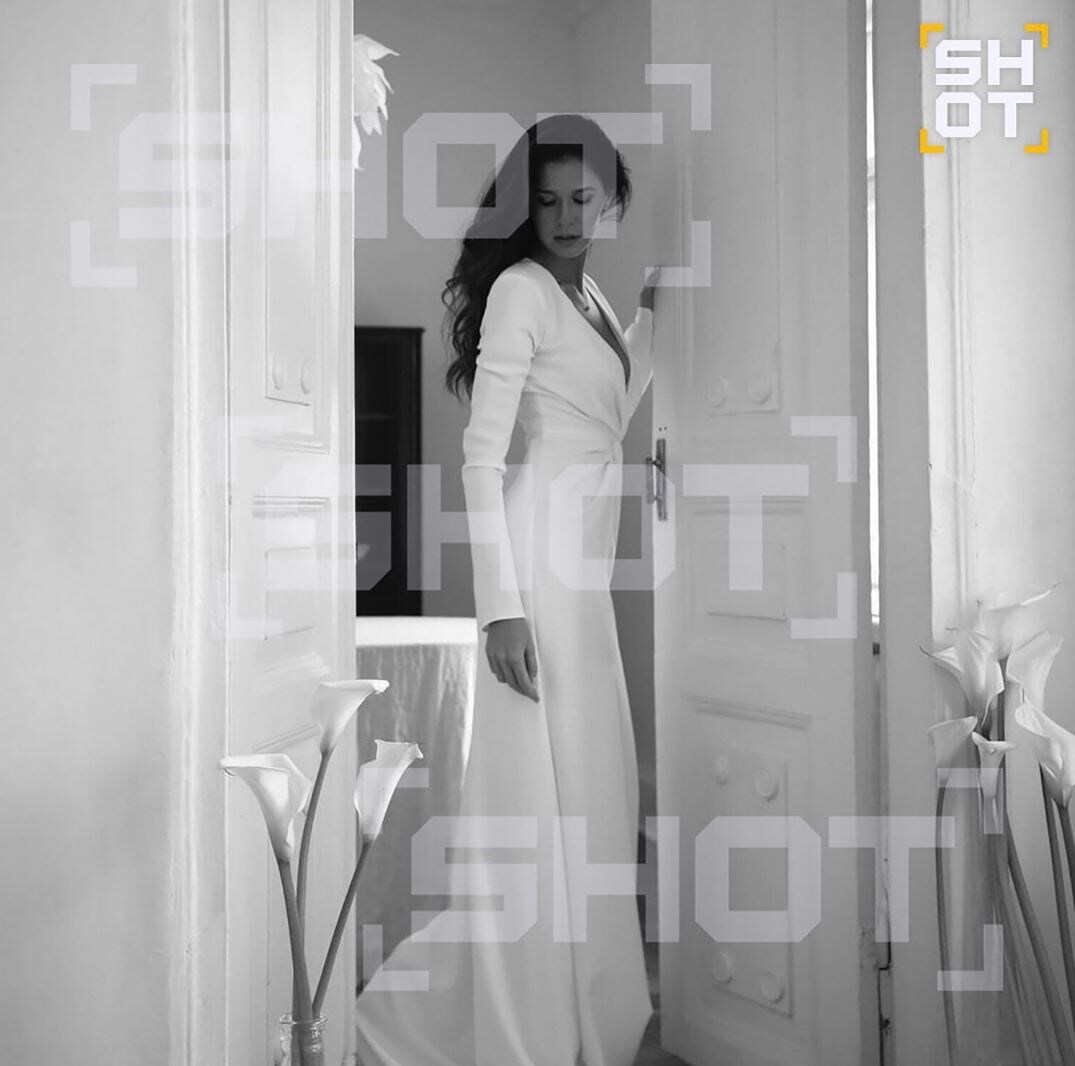 Полина уже примеряла свадебное платье 