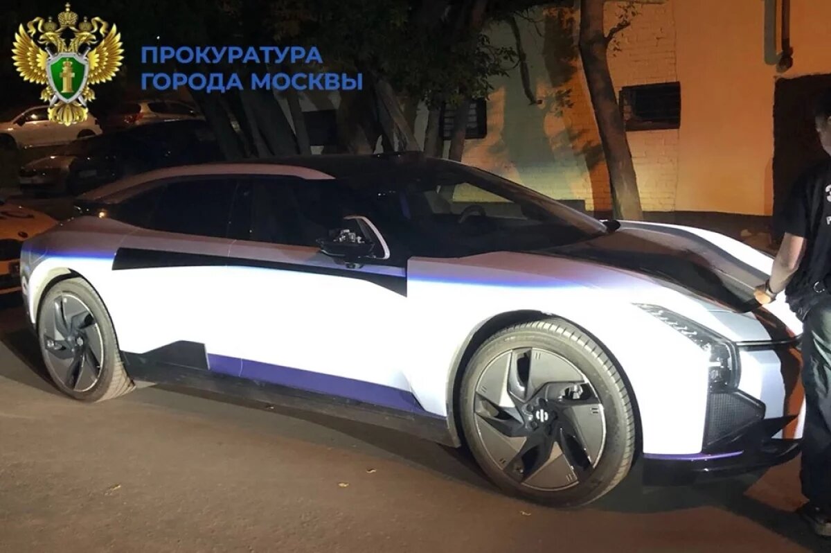    Сбил и уехал.