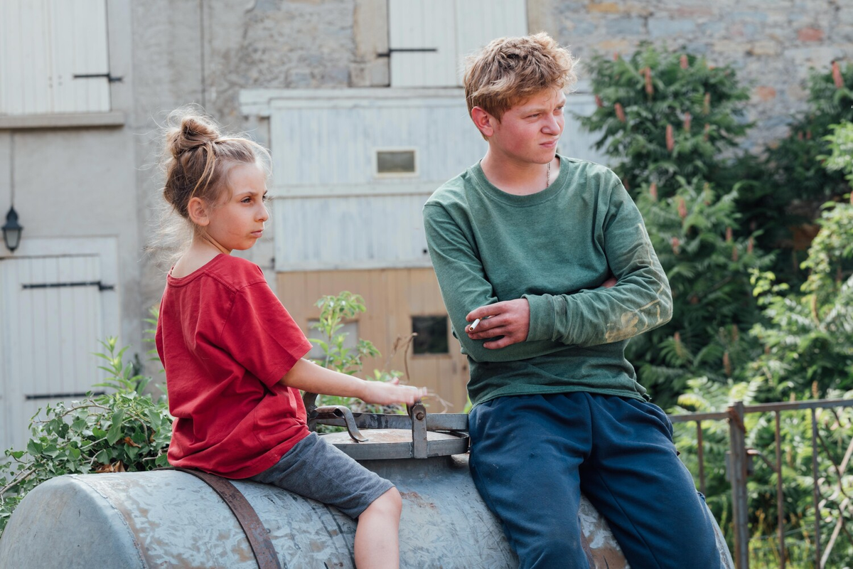 🎬 «Святая корова» — фильм о взрослении, где сыр пахнет реальностью, а детство уходит на мотоцикле