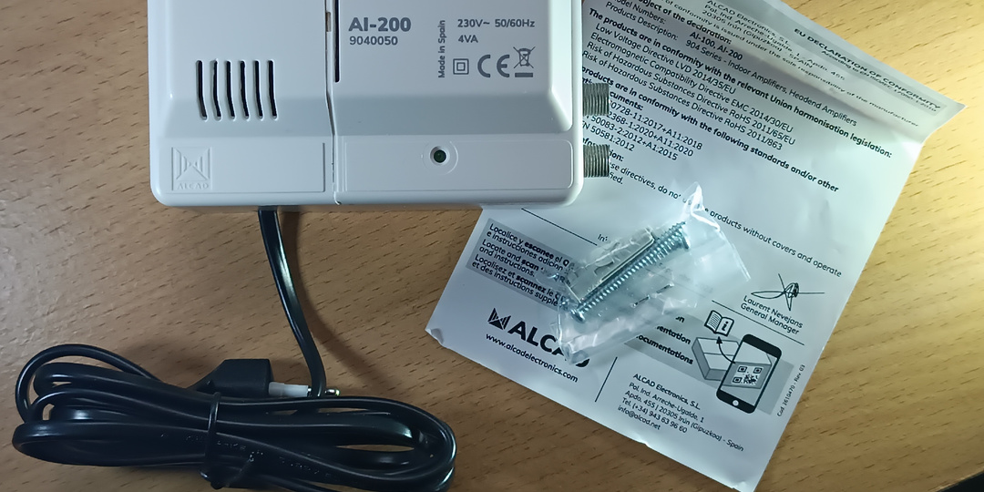 Мини-обзор: антенные усилители AI-200 "Alcad"