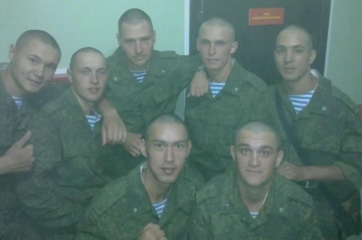    За день до обрушения казармы.